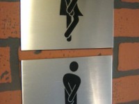 Табличка из нержавеющей стали на туалет