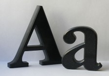 Буквы из чёрного искусственного камня