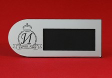 Бейдж пластиковый на магните